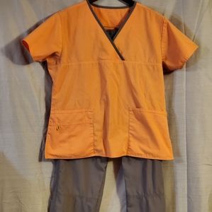 Wonder Wink Scrub Set